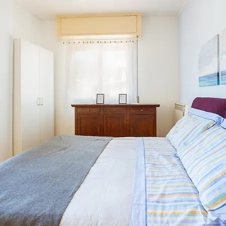 Apartment Erica - 2 Bedrooms, Terrace, Wifi