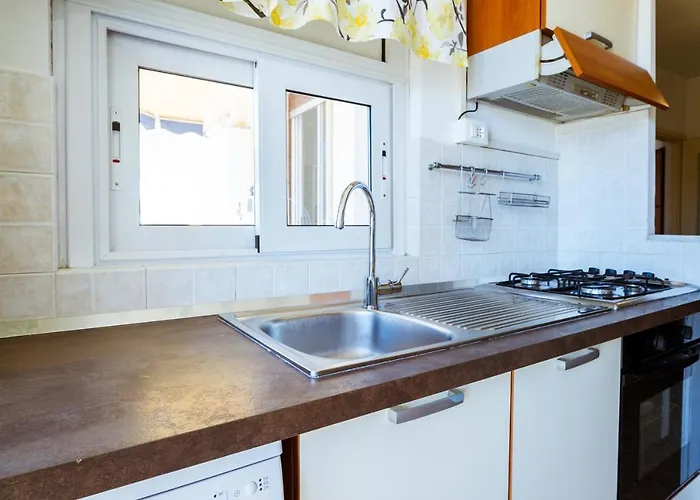 Erica - 2 Bedrooms, Terrace, Wifi Appartamento *