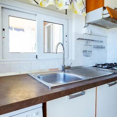 Erica - 2 Bedrooms, Terrace, Wifi Appartamento *