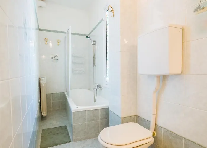 Apartamento Erica - 2 Bedrooms, Terrace, Wifi Sanremo